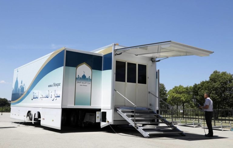 Japanese Company Introduces Mobile Mosque to Help Muslim Guests Pray During Olympics 2020