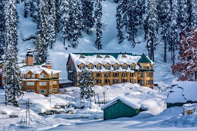 The “our” in tour: Tourism in Kashmir and its ethics